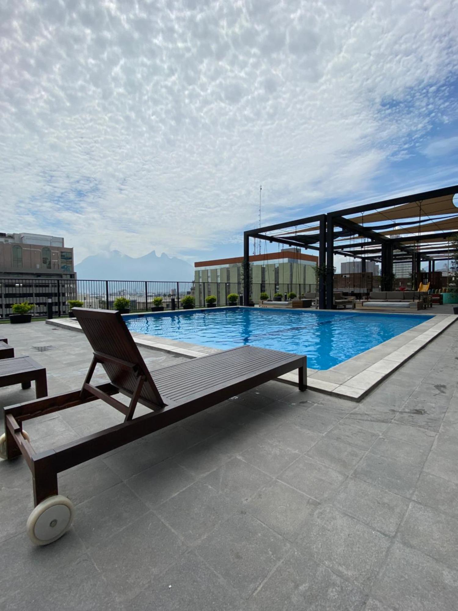 Lux 2 Bedroom Apartment, Swimming Pool, Gym And Free Parking Spot In Macro Plaza Area * Monterrey