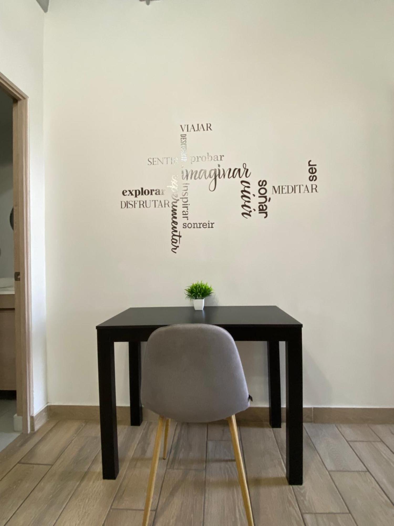 Lux 2 Bedroom Apartment, Swimming Pool, Gym And Free Parking Spot In Macro Plaza Area Apartment Monterrey
