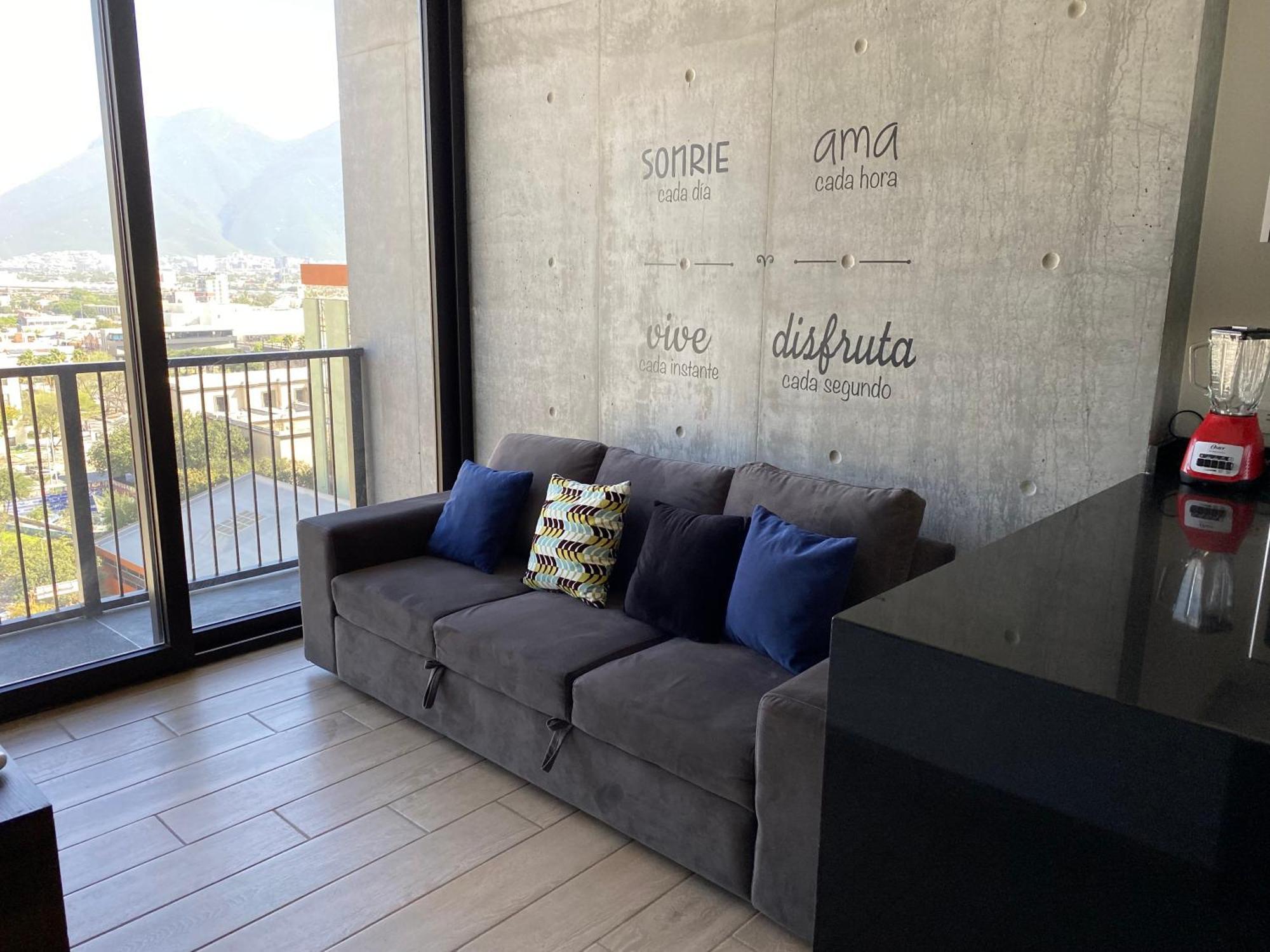 Apartment Lux 2 Bedroom Apartment, Swimming Pool, Gym And Free Parking Spot In Macro Plaza Area Monterrey