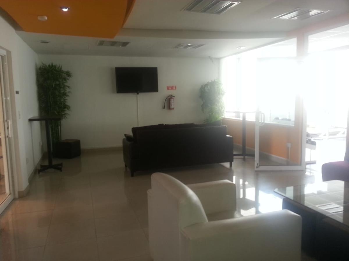 Confort Ejecutivo Suites Del Valle Hotel 4*