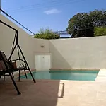Casa Alberca Cerca De Todo. Zona Pastora. Cochera