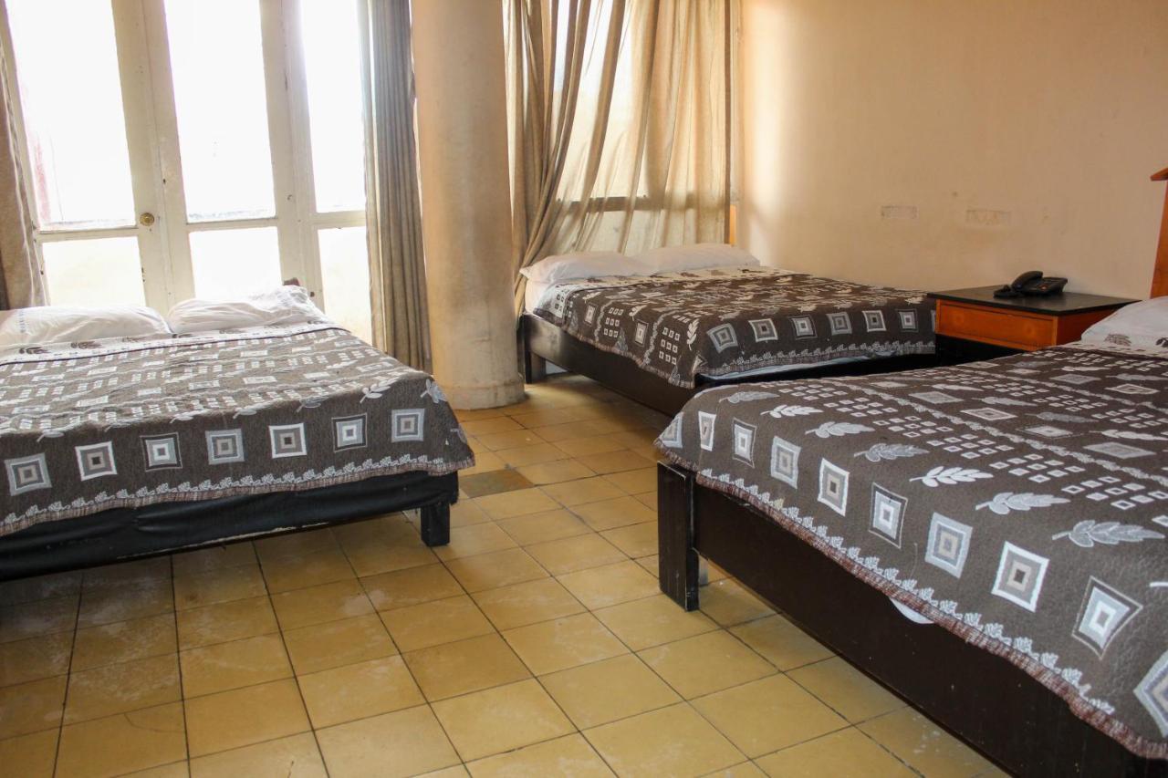 Regis Hotel 2*