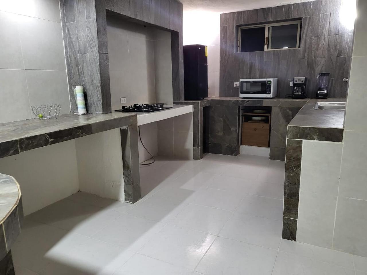 Casa Alberca Cerca De Todo. Zona Pastora. Cochera Сasa de vacaciones Monterrey