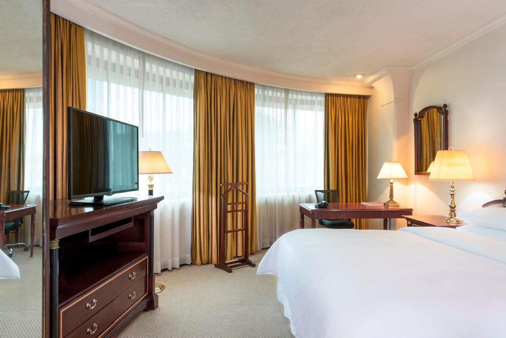Wyndham Ambassador Centro 4*