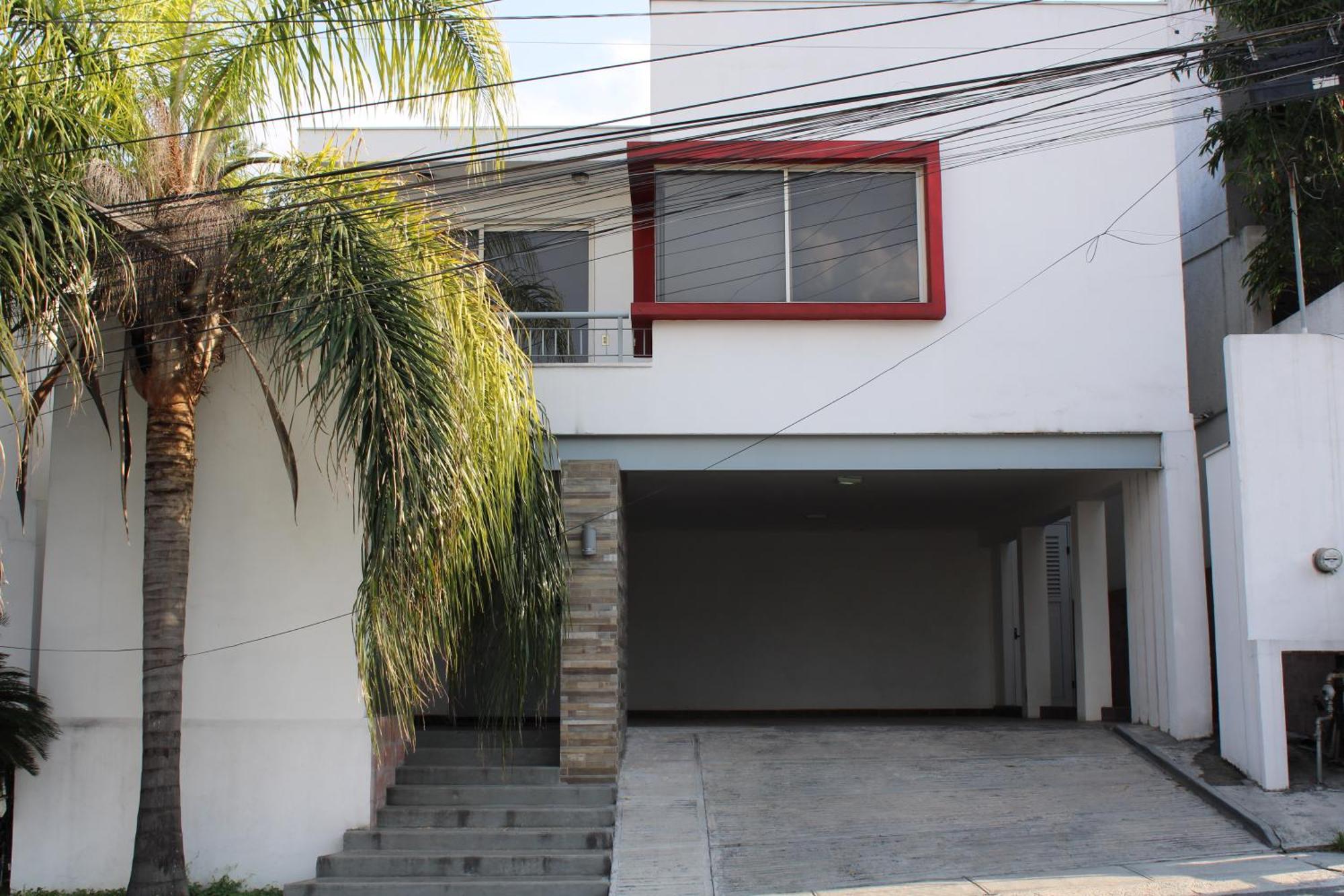 Casa Amplia En