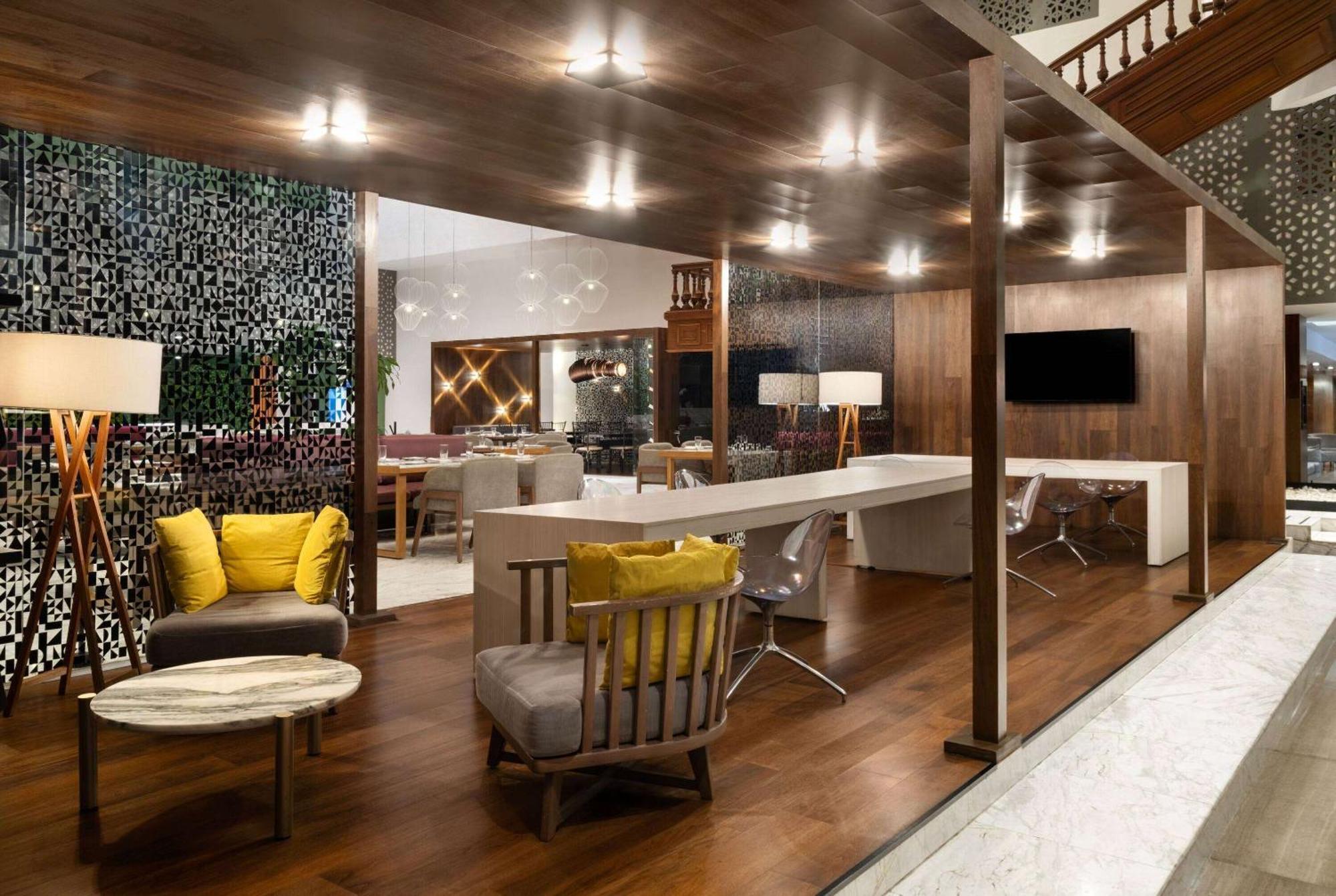 Wyndham Ambassador Centro Hotel 4*