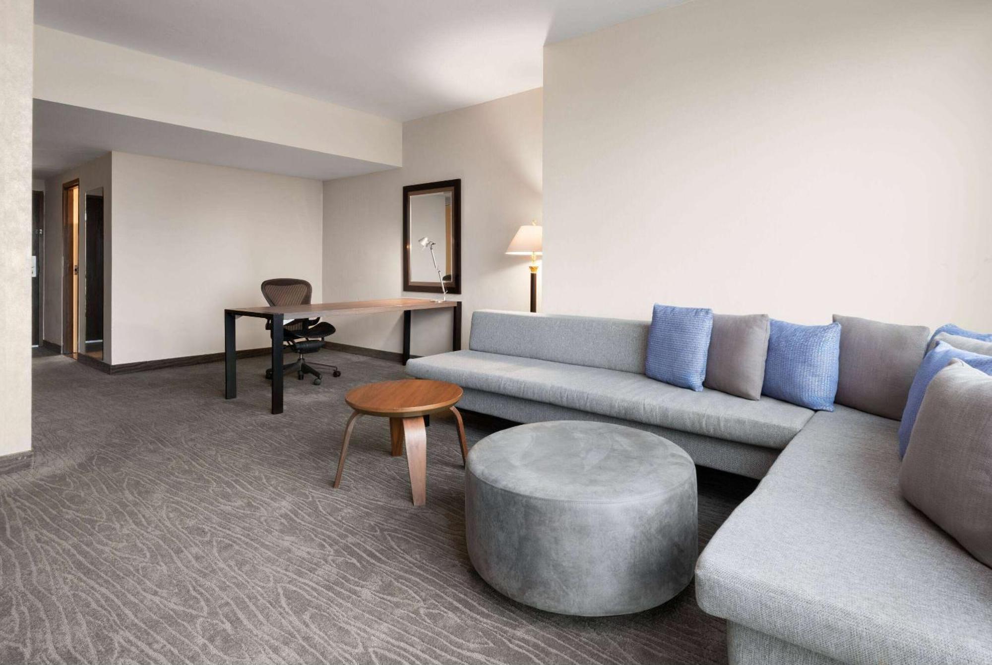Wyndham Ambassador Centro Hotel 4*