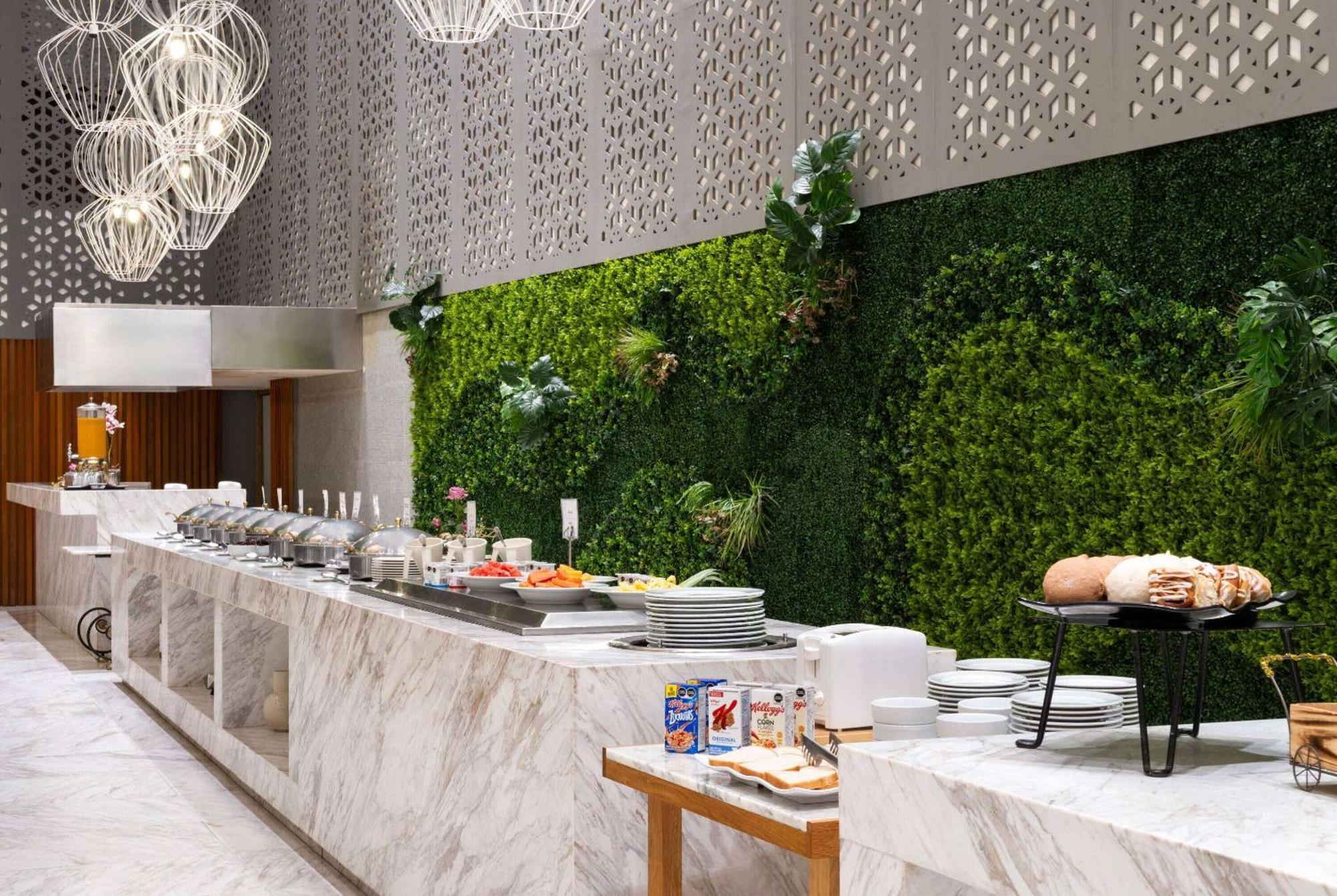 Wyndham Ambassador Centro Hotel 4*