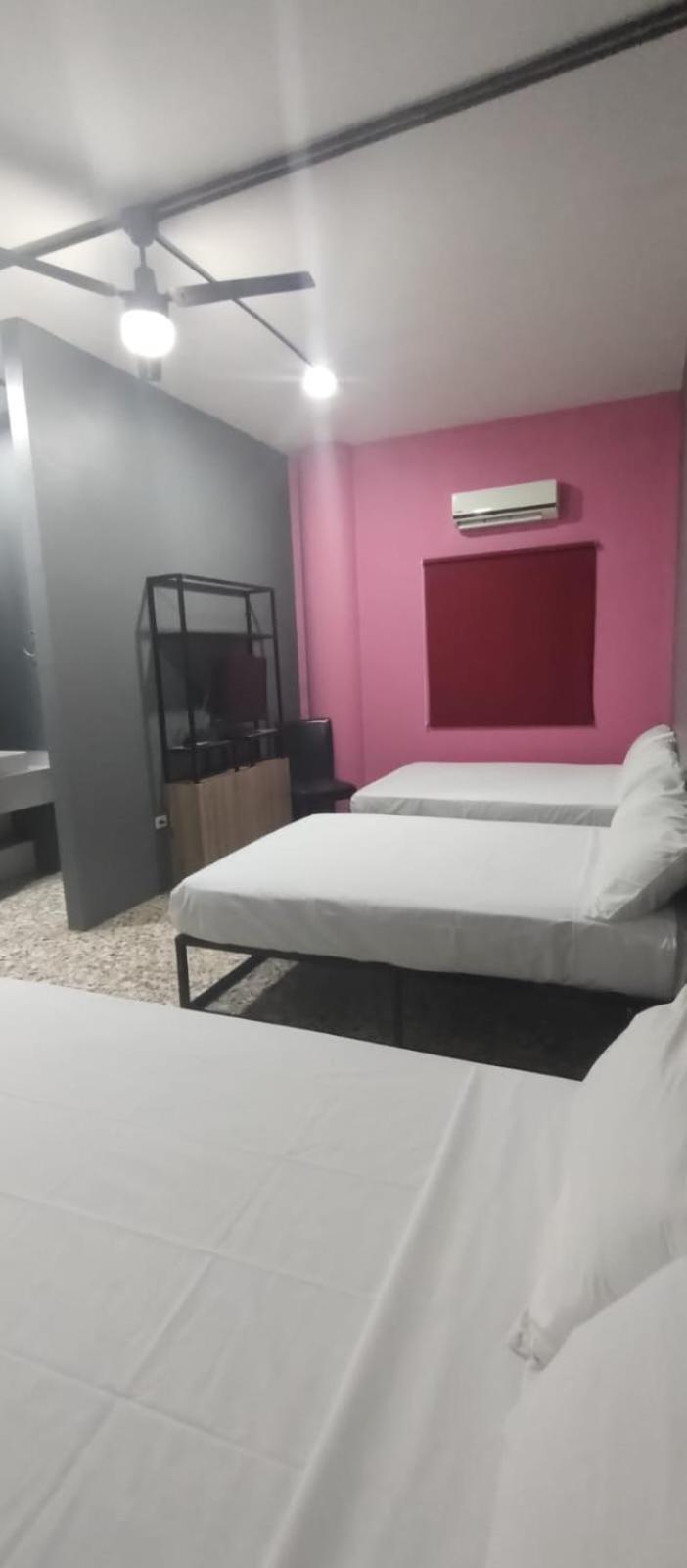 Aparthotel Adhoc Empresas *