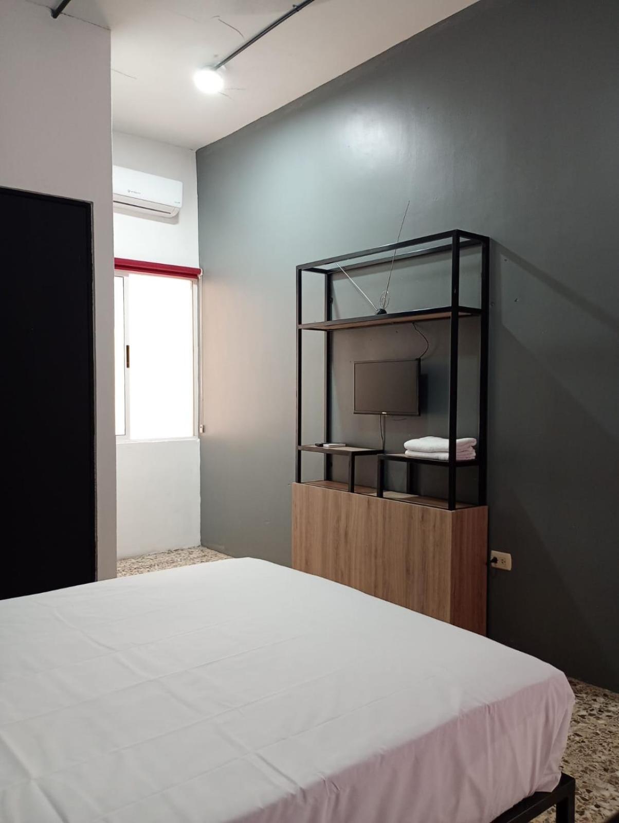 Adhoc Empresas Aparthotel *